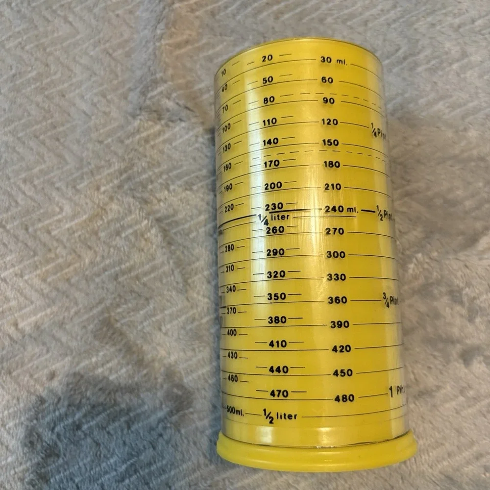 Wonder Cup vtg metric
